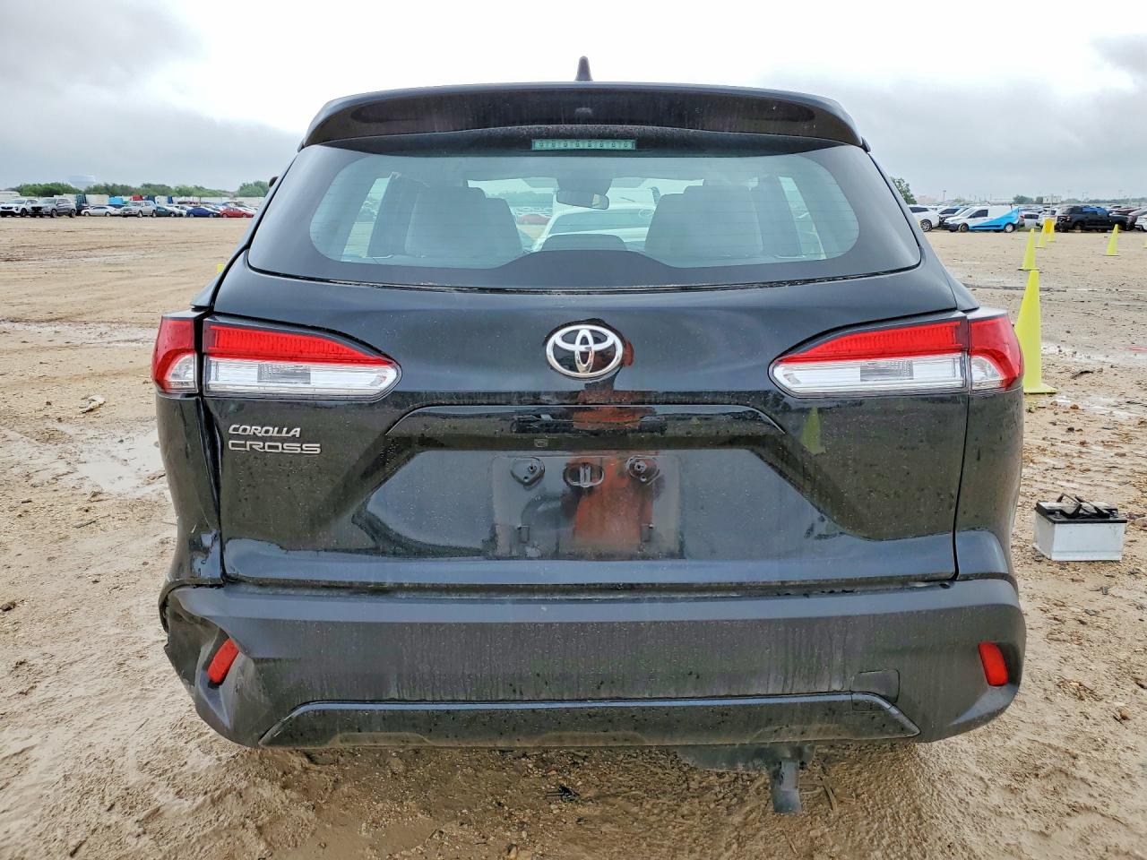 2024 TOYOTA COROLLA CROSS L photo 6