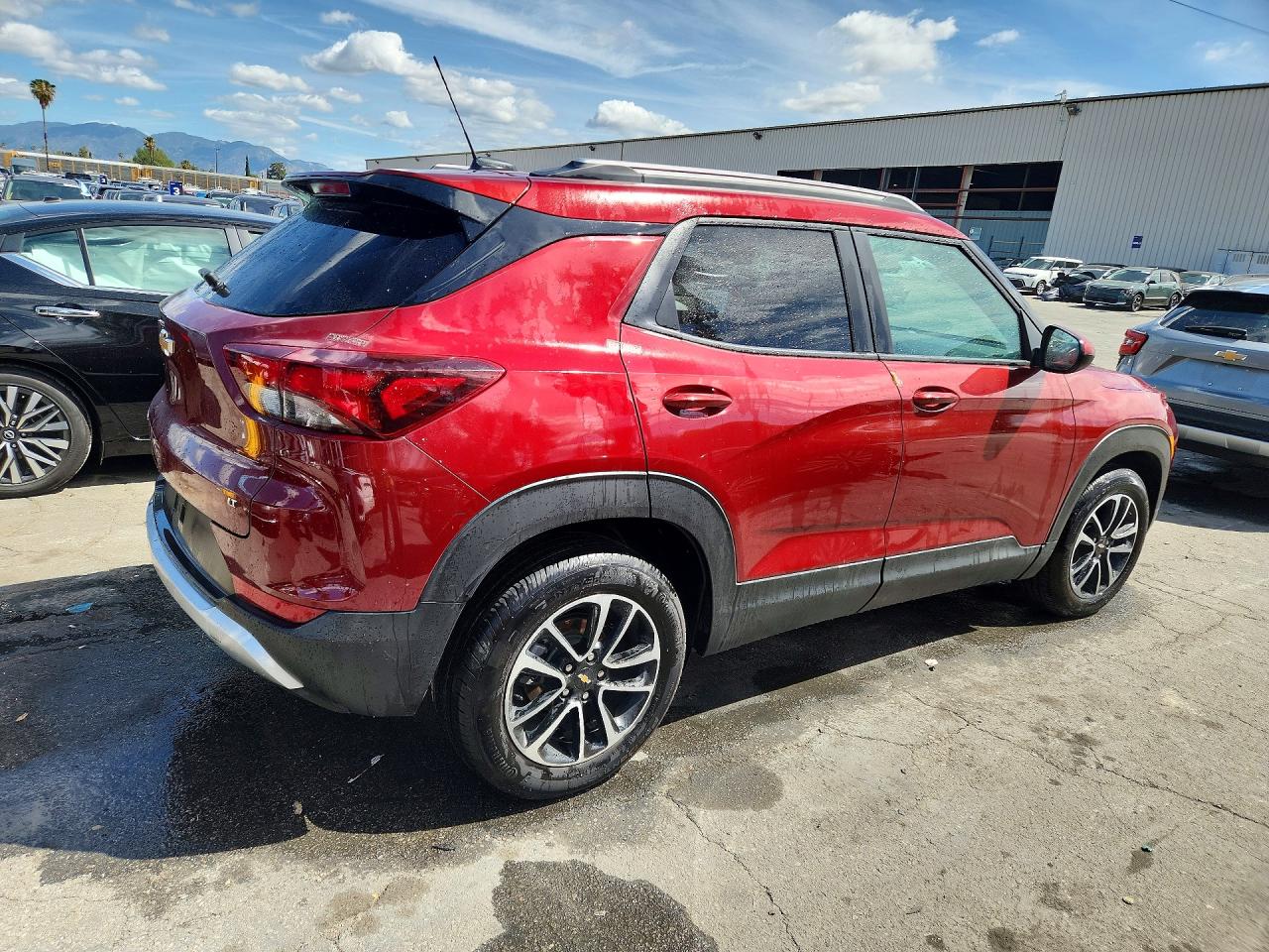 2025 CHEVROLET TRAILBLAZER LT photo 3