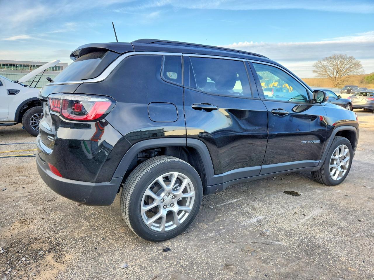 2022 JEEP COMPASS photo 3