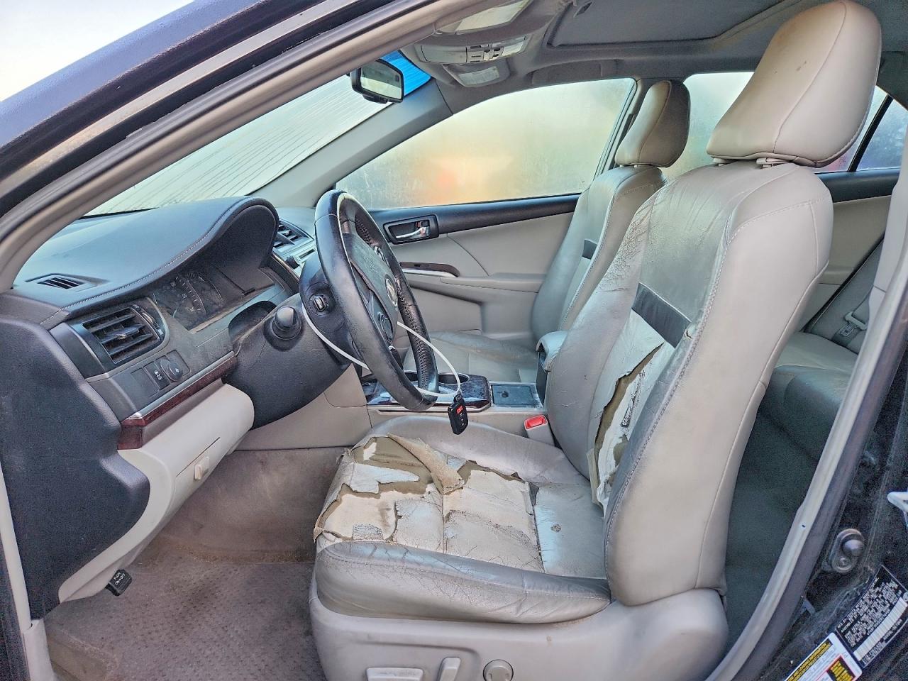 2012 TOYOTA CAMRY XLE photo 7
