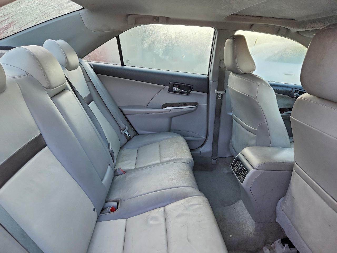 2012 TOYOTA CAMRY XLE photo 10