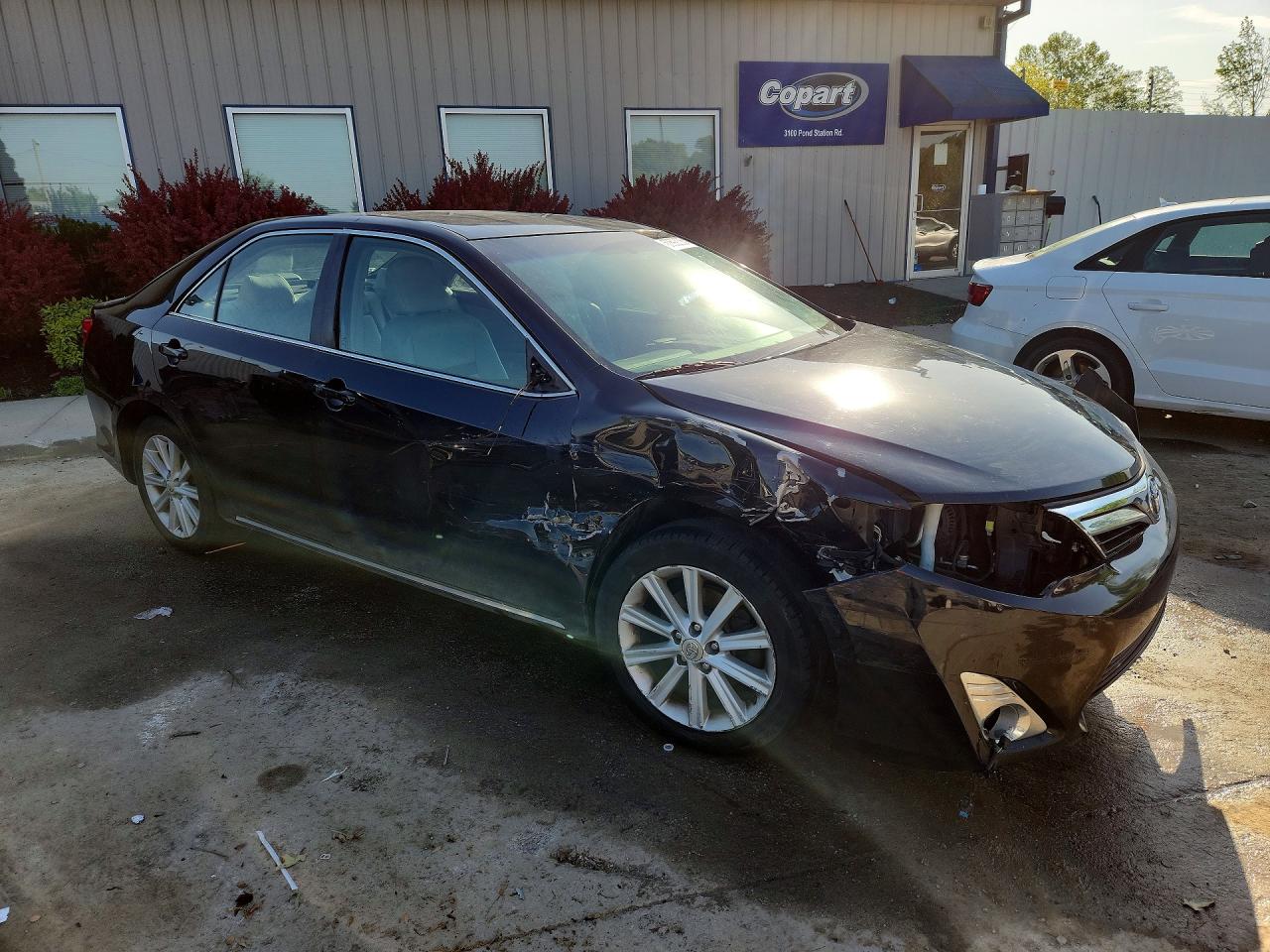 2012 TOYOTA CAMRY XLE photo 4