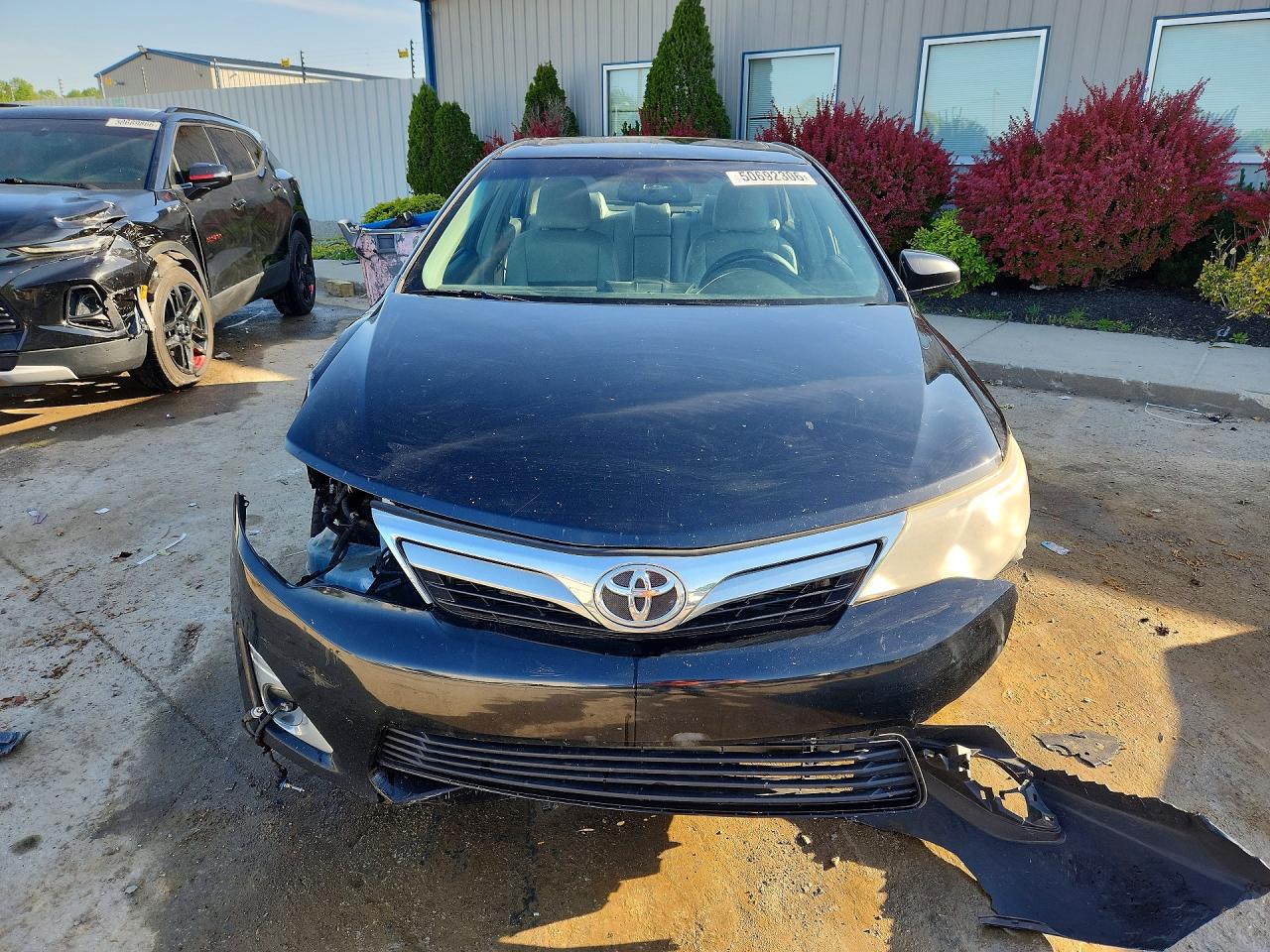 2012 TOYOTA CAMRY XLE photo 5