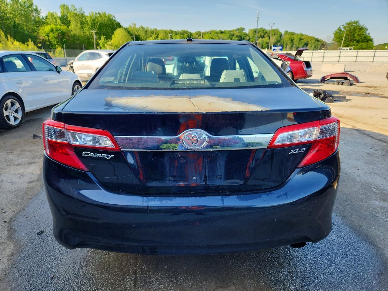2012 TOYOTA CAMRY XLE photo 6