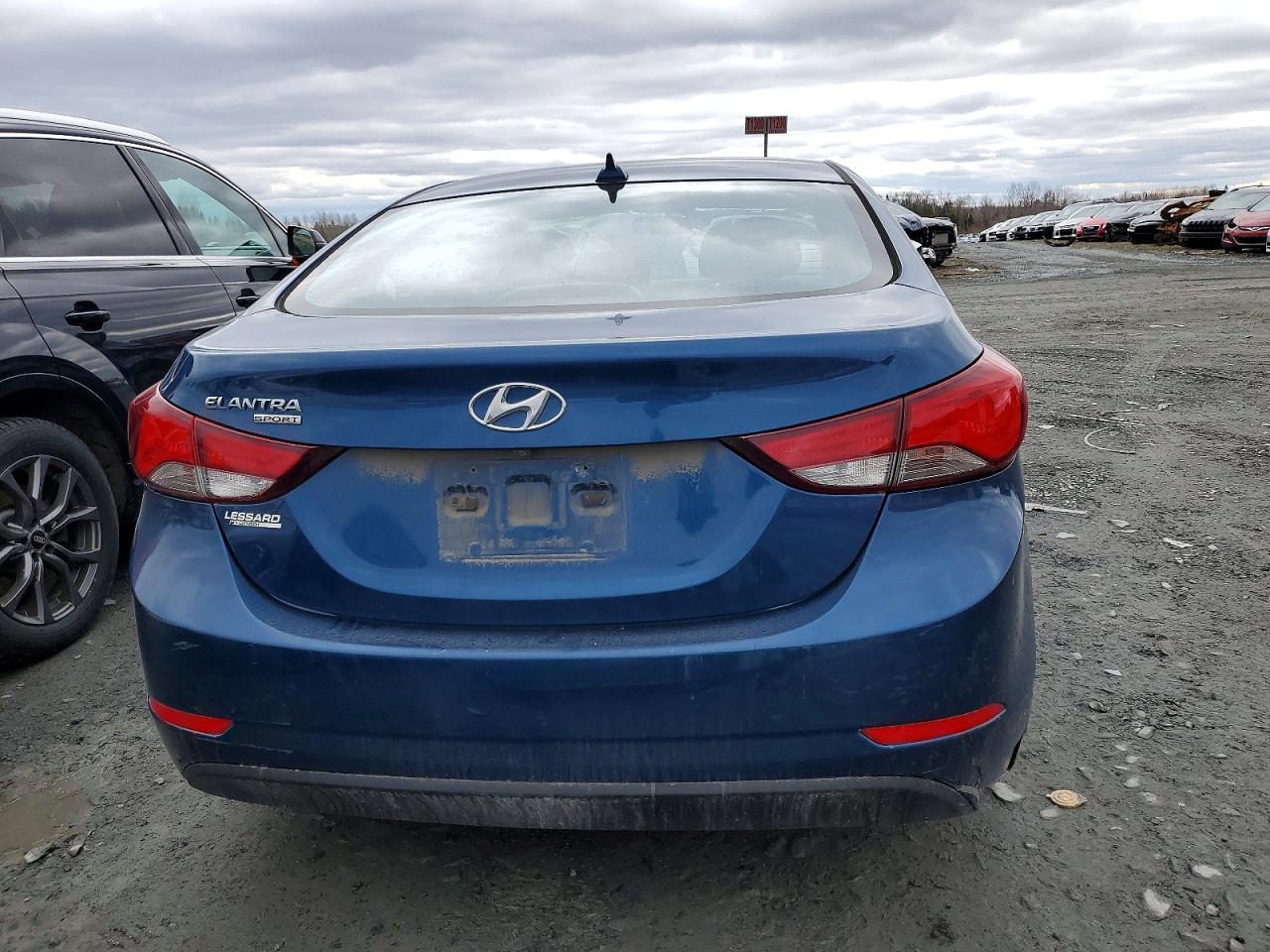2016 HYUNDAI ELANTRA SE photo 11