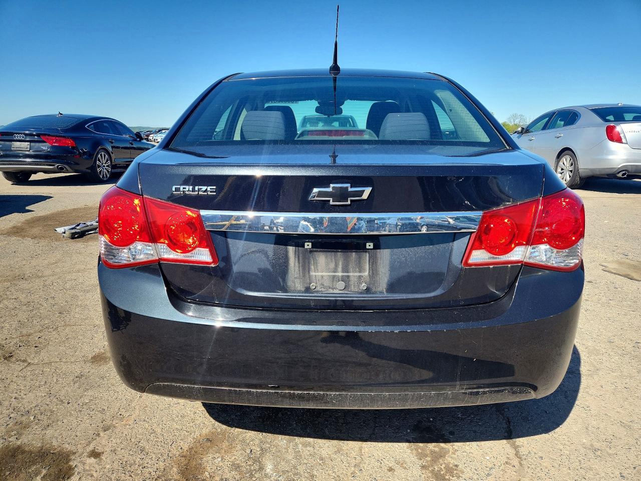 2014 CHEVROLET CRUZE LS photo 11