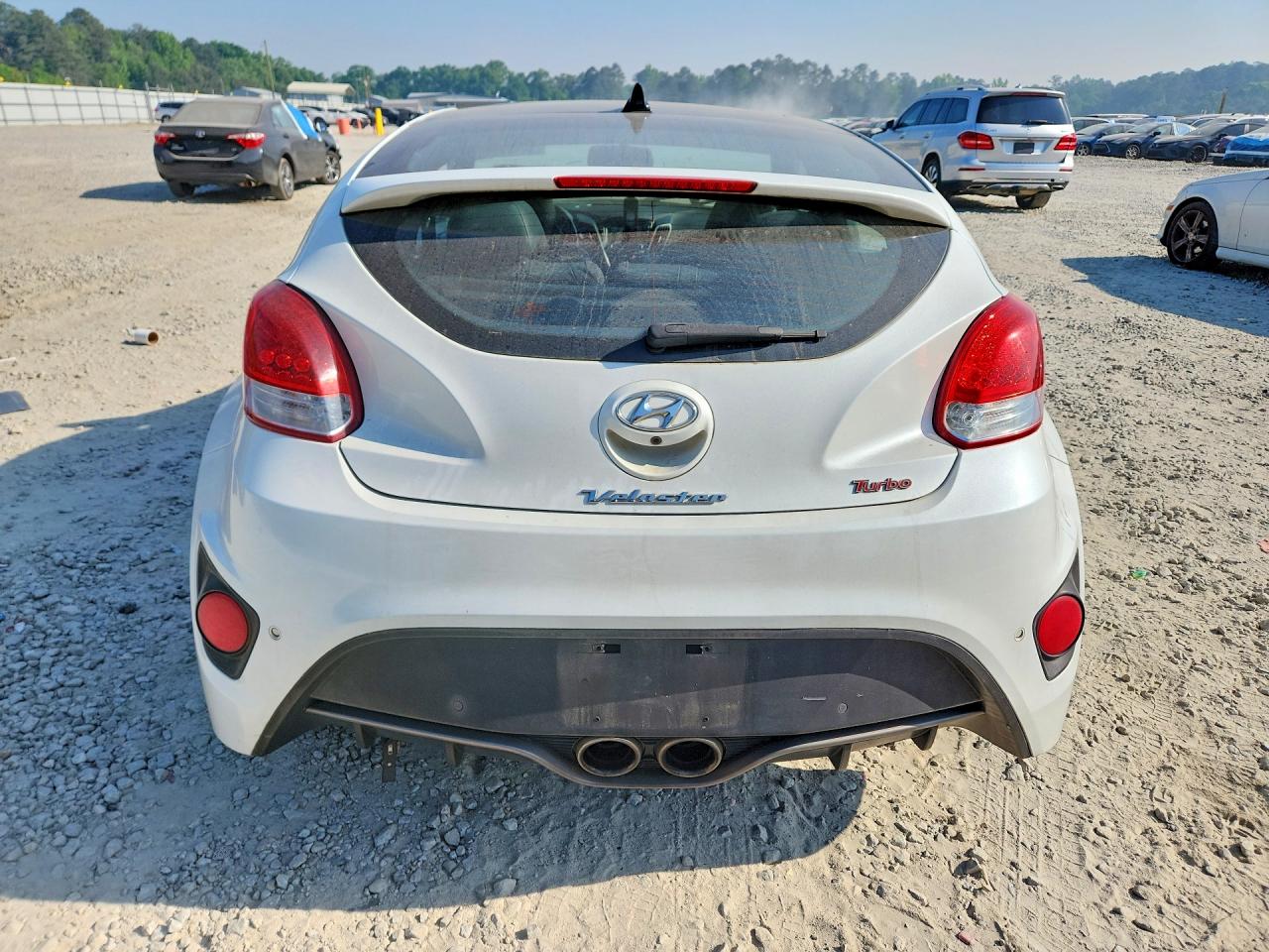 2016 HYUNDAI VELOSTER TURBO photo 11