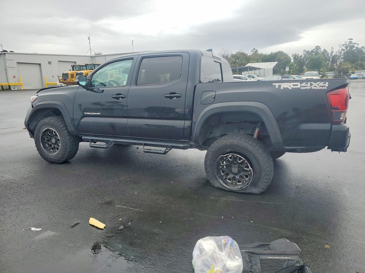 2019 TOYOTA TACOMA TRD OFF-ROAD photo 3