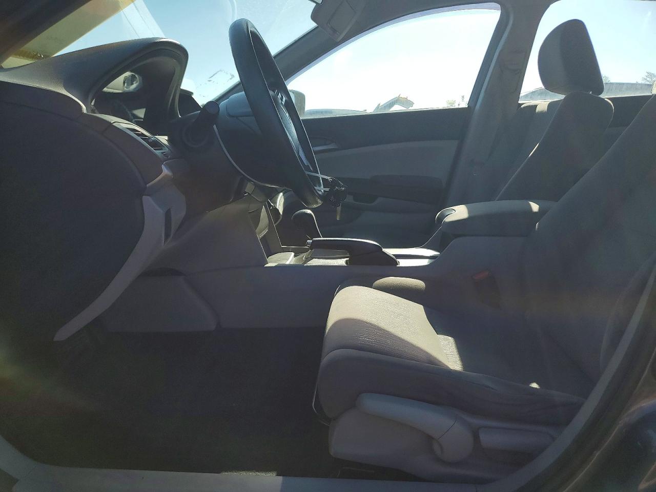 2012 HONDA ACCORD LX photo 19