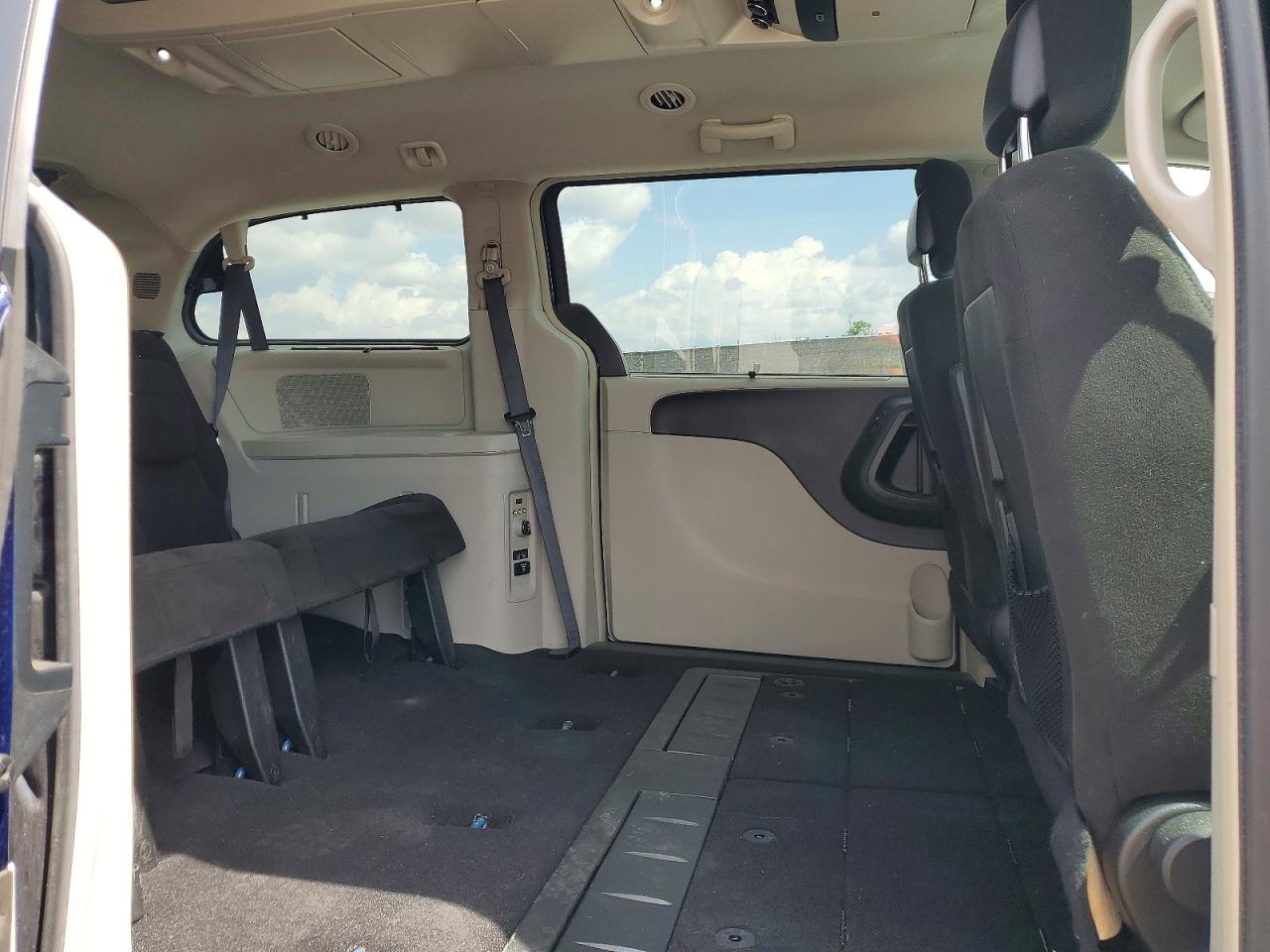2015 CHRYSLER TOWN & COUNTRY TOURING photo 11