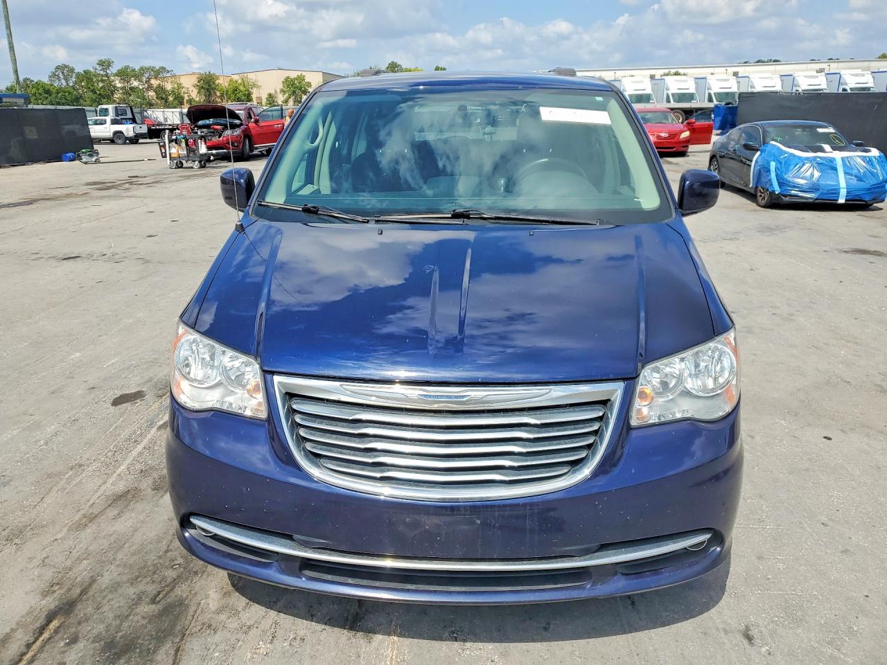 2015 CHRYSLER TOWN & COUNTRY TOURING photo 5