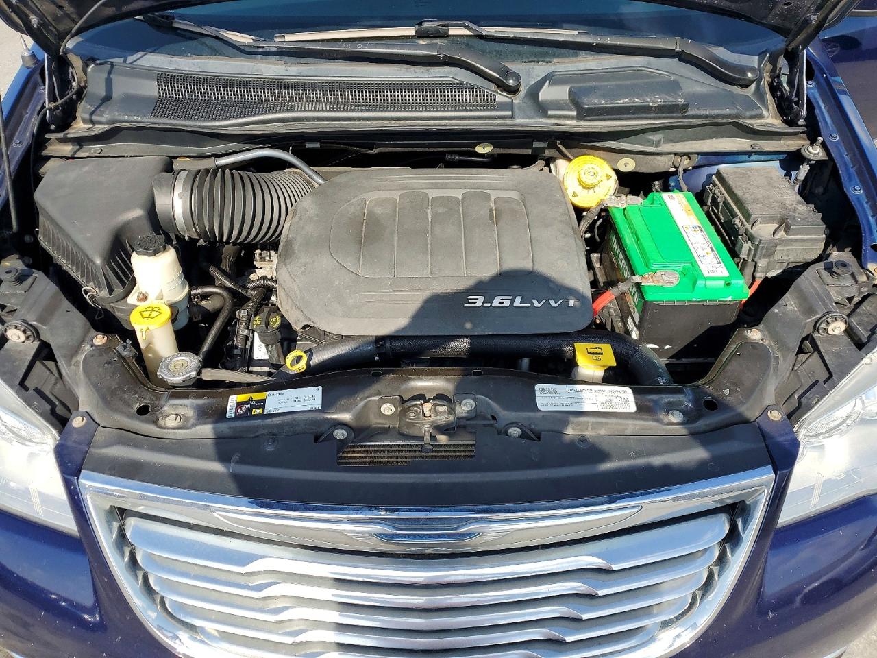 2015 CHRYSLER TOWN & COUNTRY TOURING photo 12