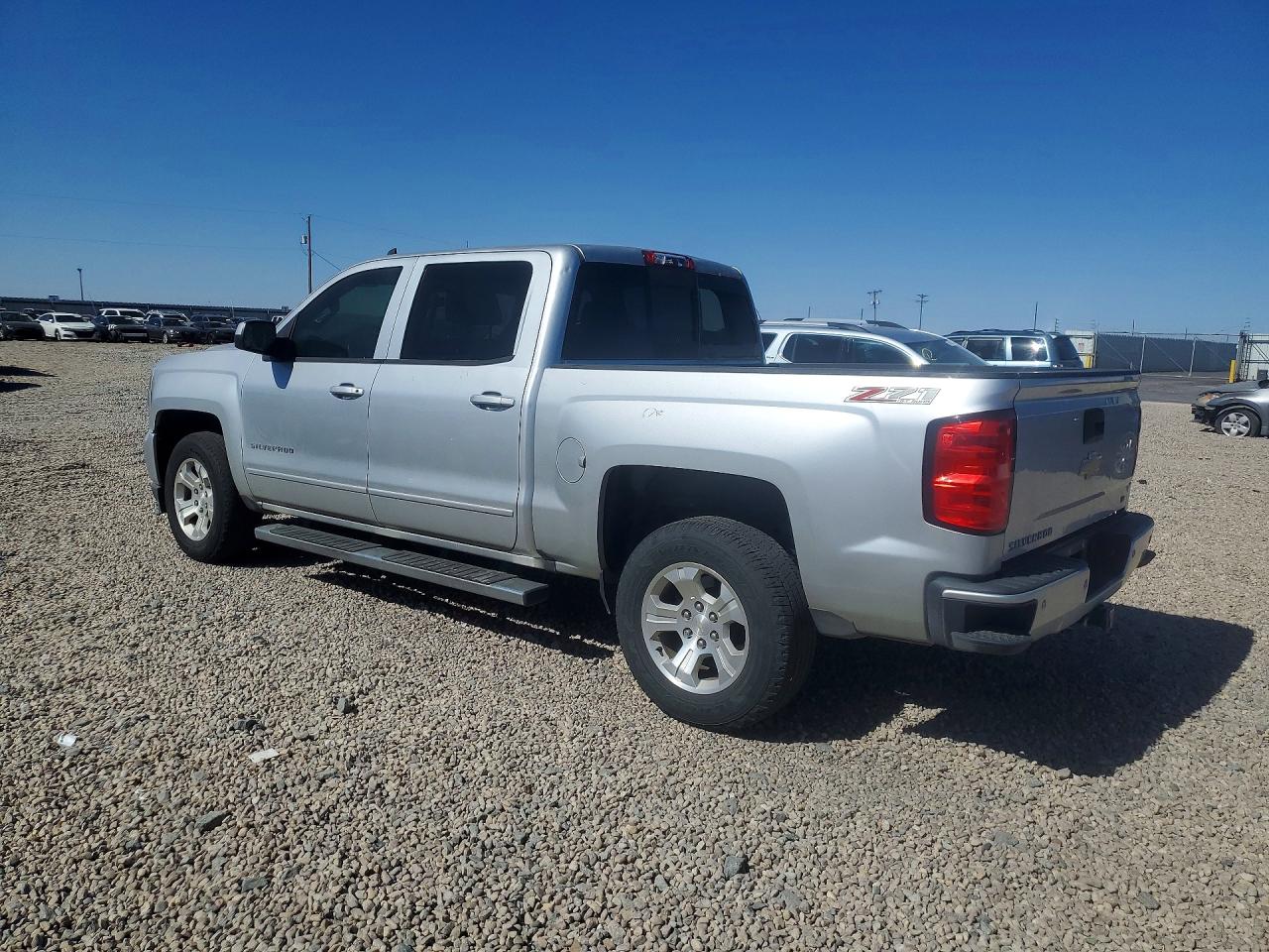2017 CHEVROLET SILVERADO K1500 LT photo 3
