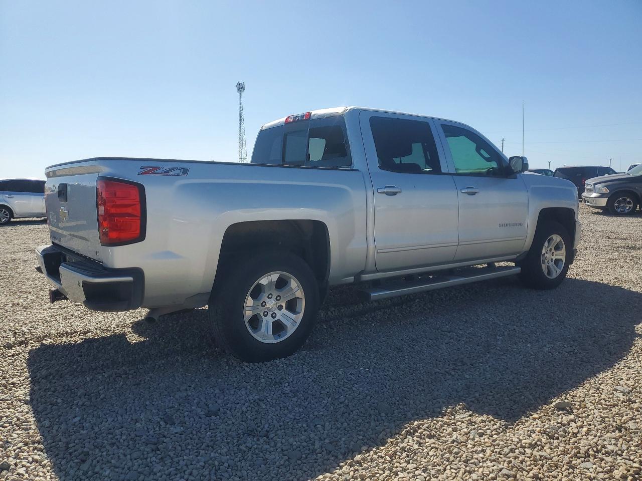 2017 CHEVROLET SILVERADO K1500 LT photo 5