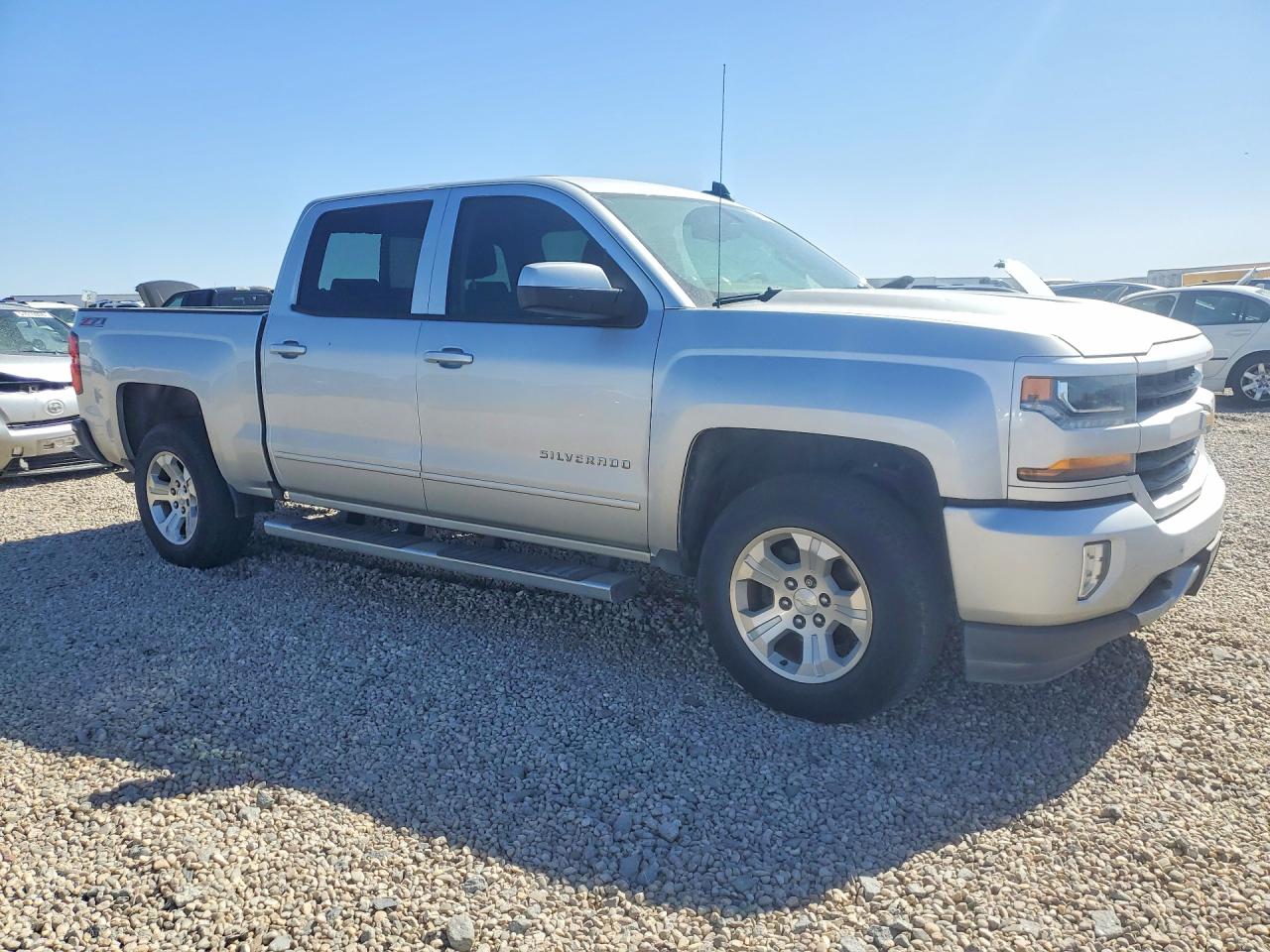2017 CHEVROLET SILVERADO K1500 LT photo 7