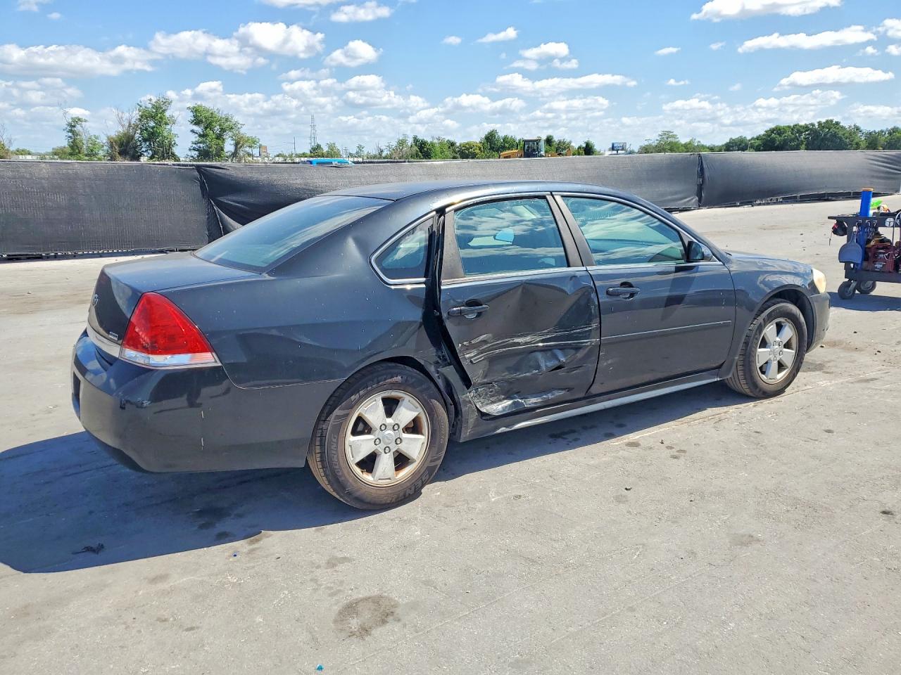 2011 CHEVROLET IMPALA LT photo 5