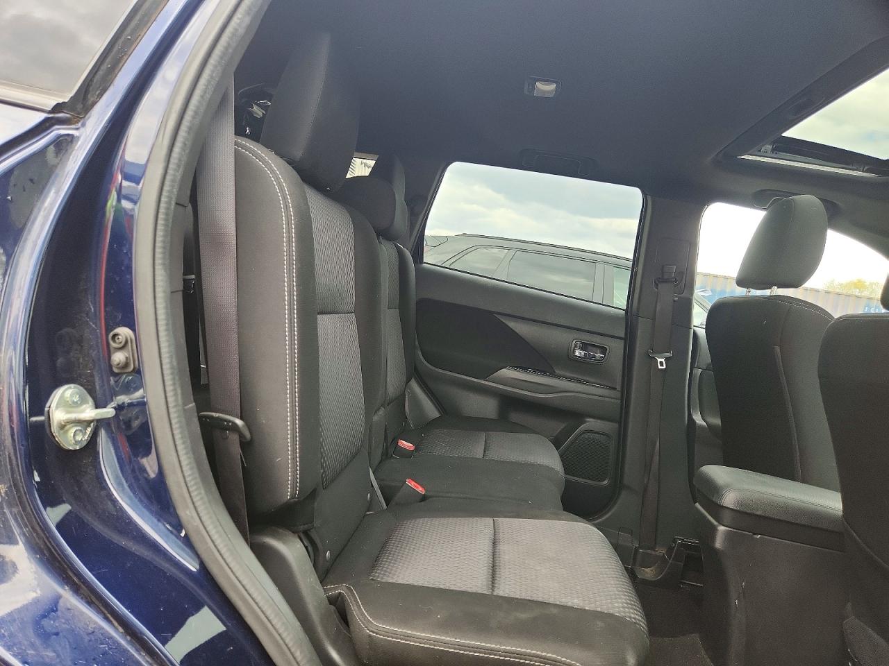 2018 MITSUBISHI OUTLANDER SE photo 21