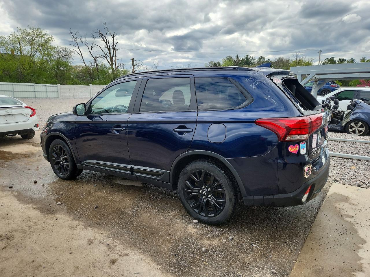 2018 MITSUBISHI OUTLANDER SE photo 3