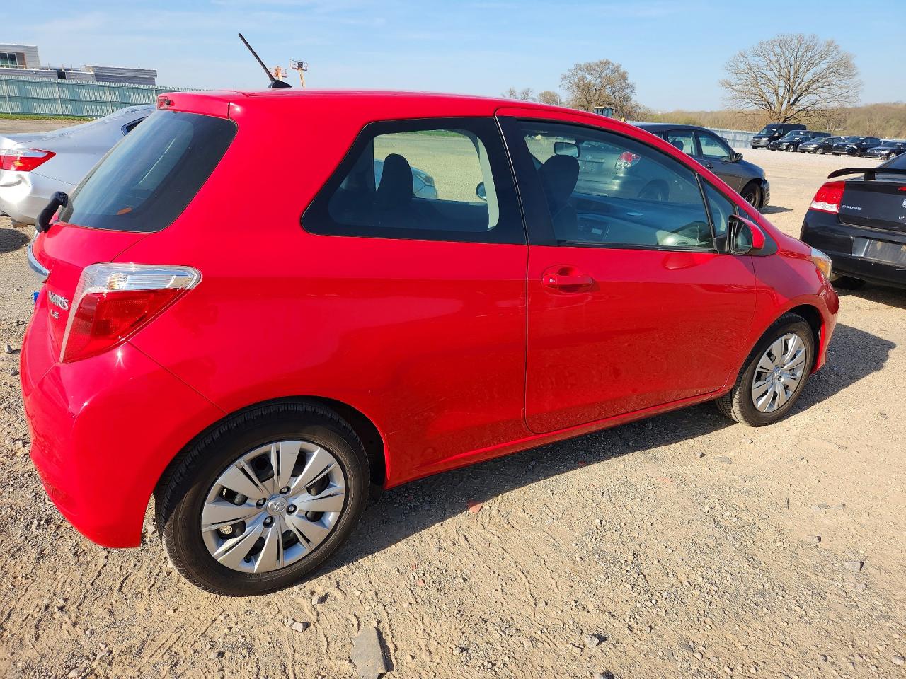 2012 TOYOTA YARIS 3-DOOR LE photo 3