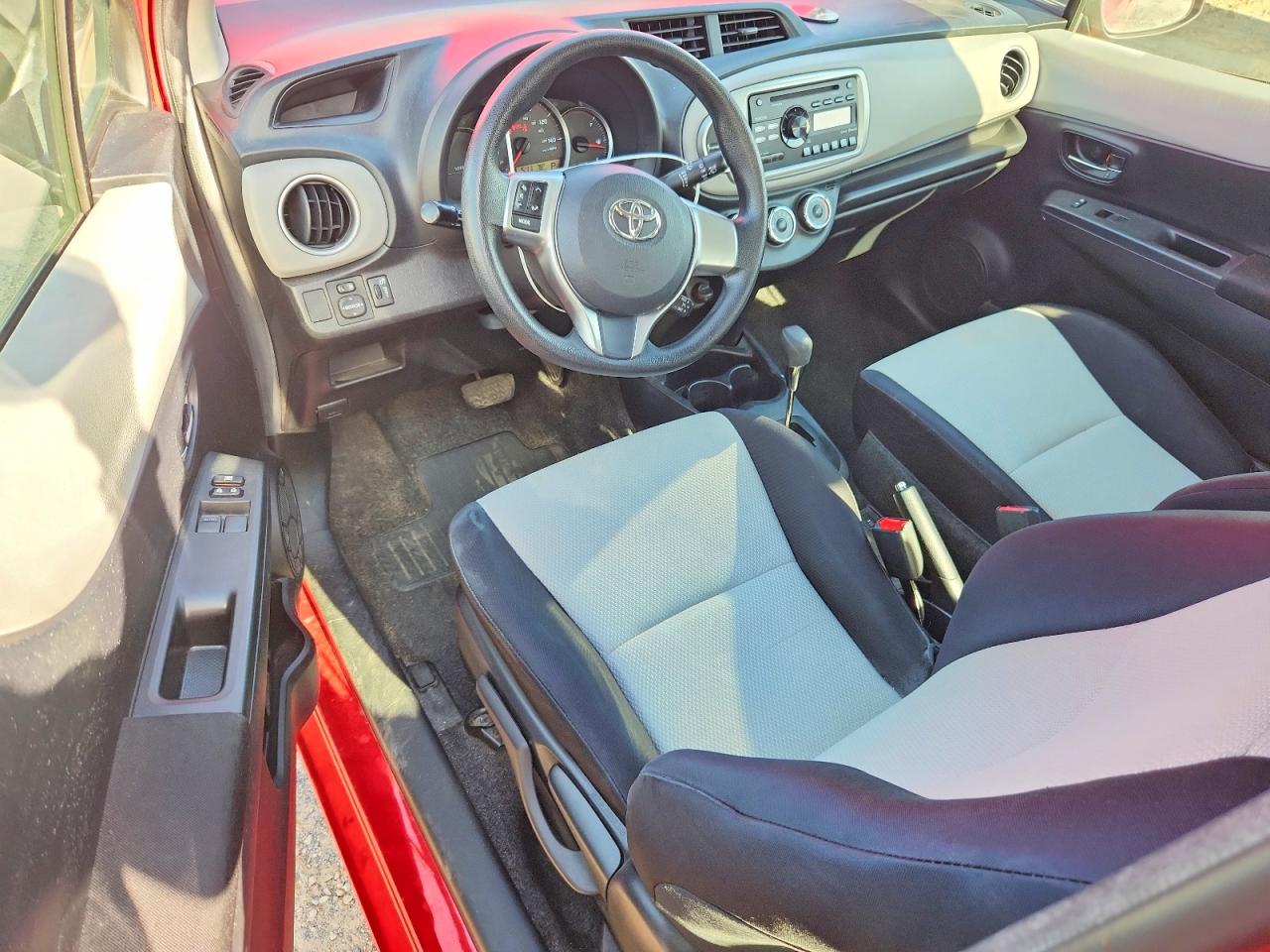 2012 TOYOTA YARIS 3-DOOR LE photo 8