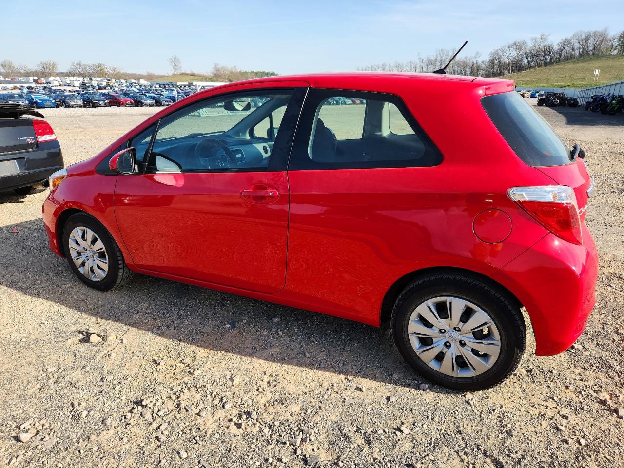 2012 TOYOTA YARIS 3-DOOR LE photo 2