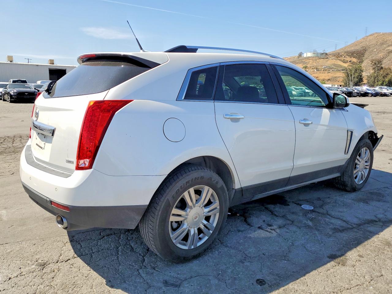 2013 CADILLAC SRX LUXURY COLLECTION photo 3