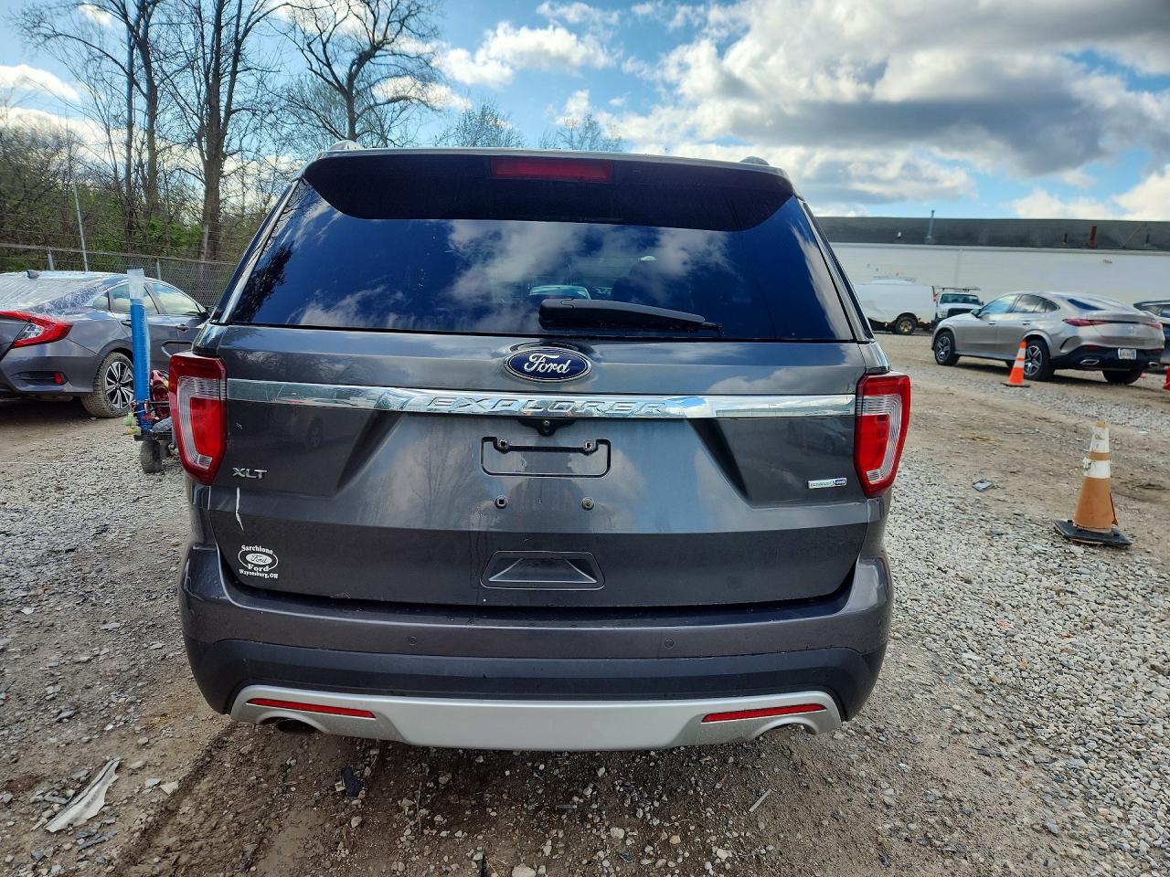 2017 FORD EXPLORER XLT photo 11