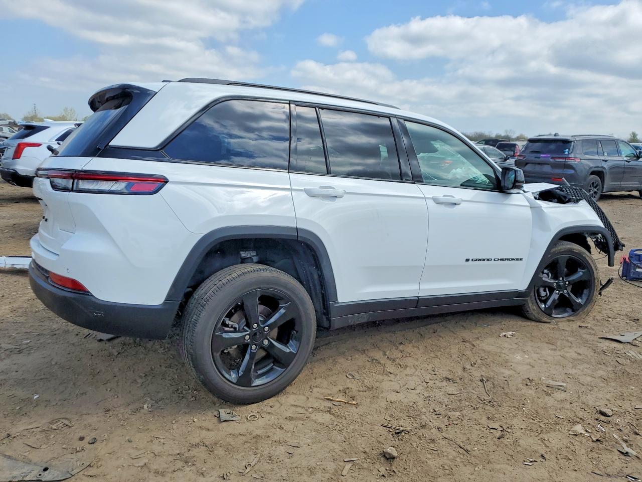 2023 JEEP GRAND CHEROKEE photo 5