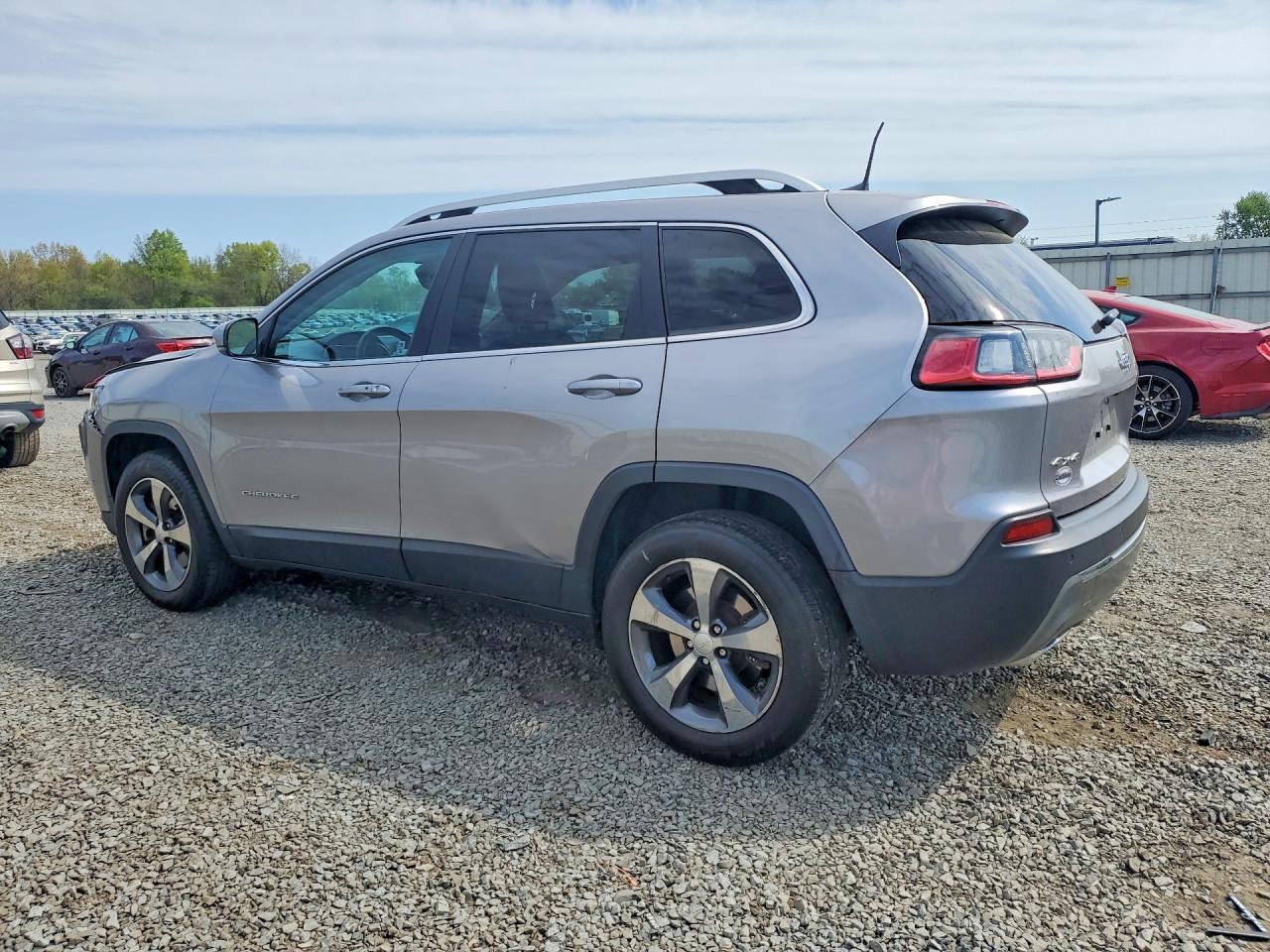 2019 JEEP CHEROKEE LIMITED photo 2