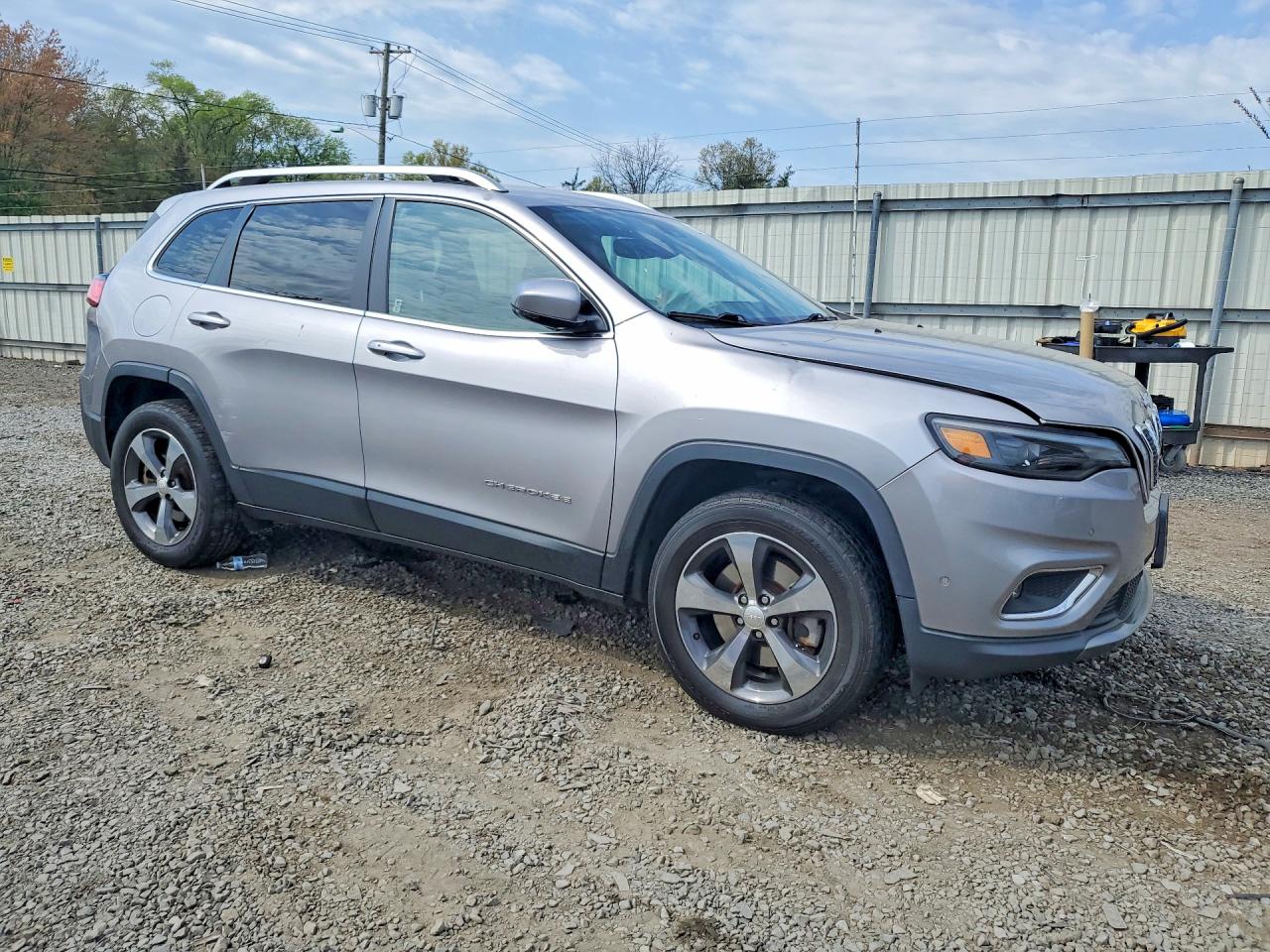 2019 JEEP CHEROKEE LIMITED photo 4