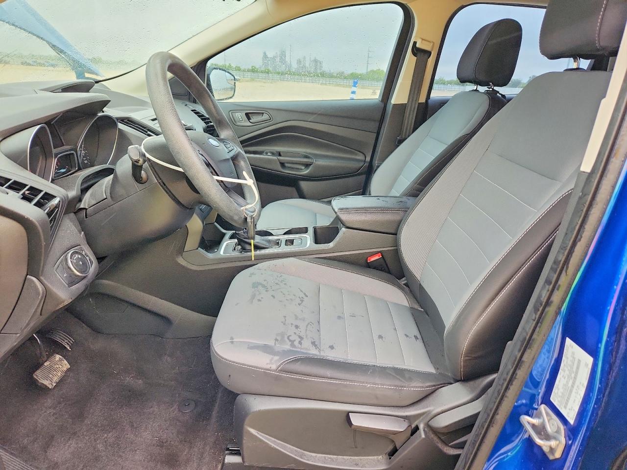 2017 FORD ESCAPE S photo 19