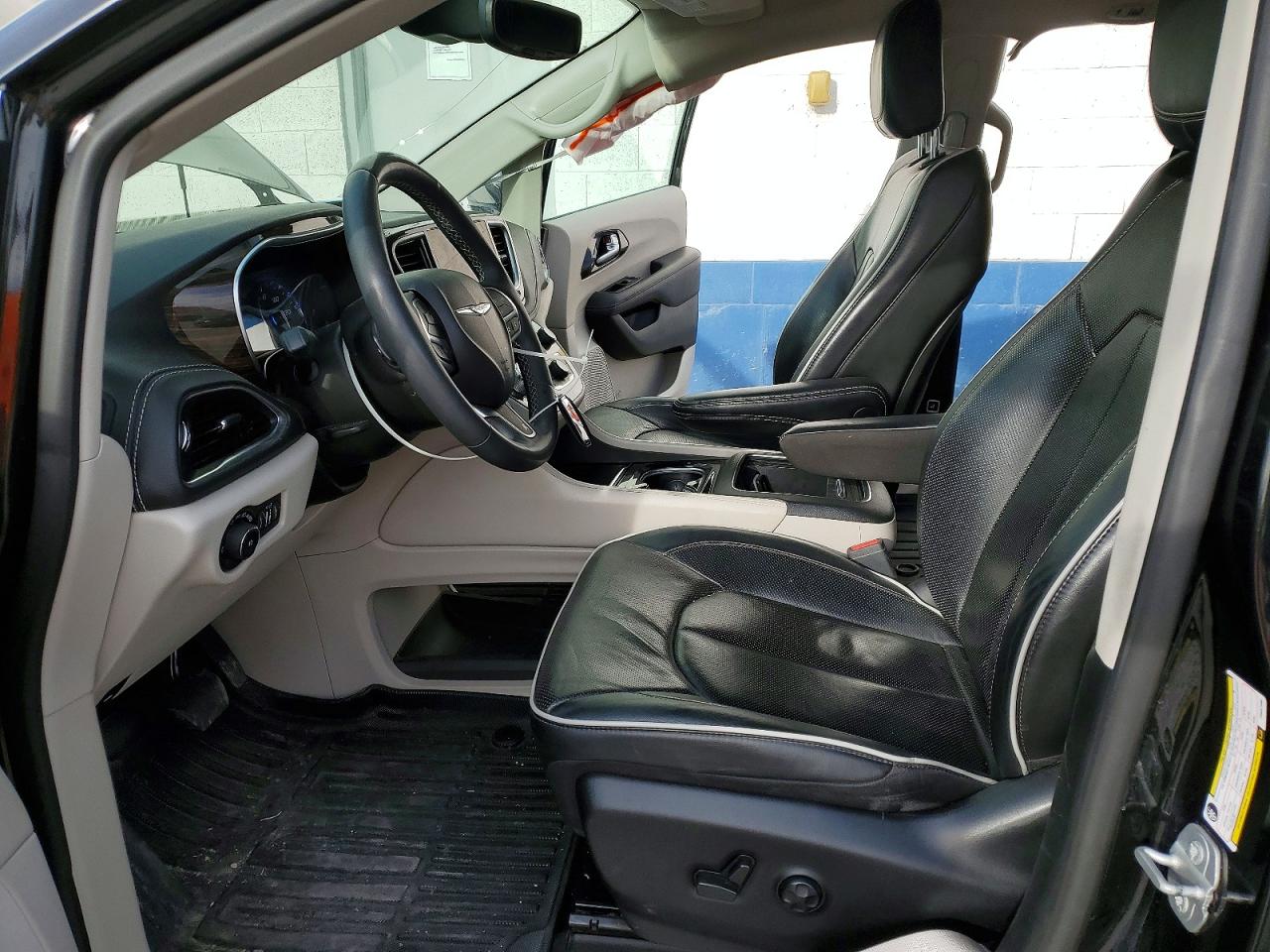 2023 CHRYSLER PACIFICA LIMITED photo 13