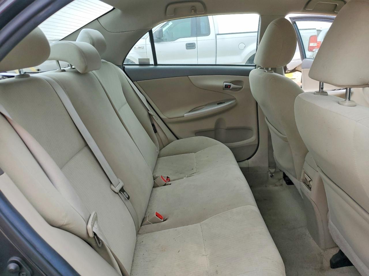 2010 TOYOTA COROLLA LE photo 19