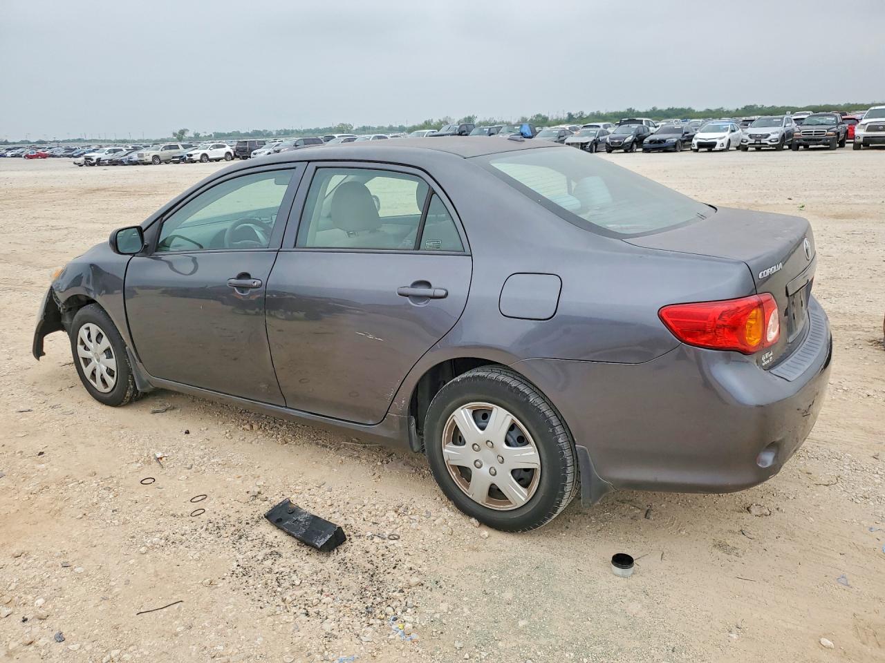 2010 TOYOTA COROLLA LE photo 3