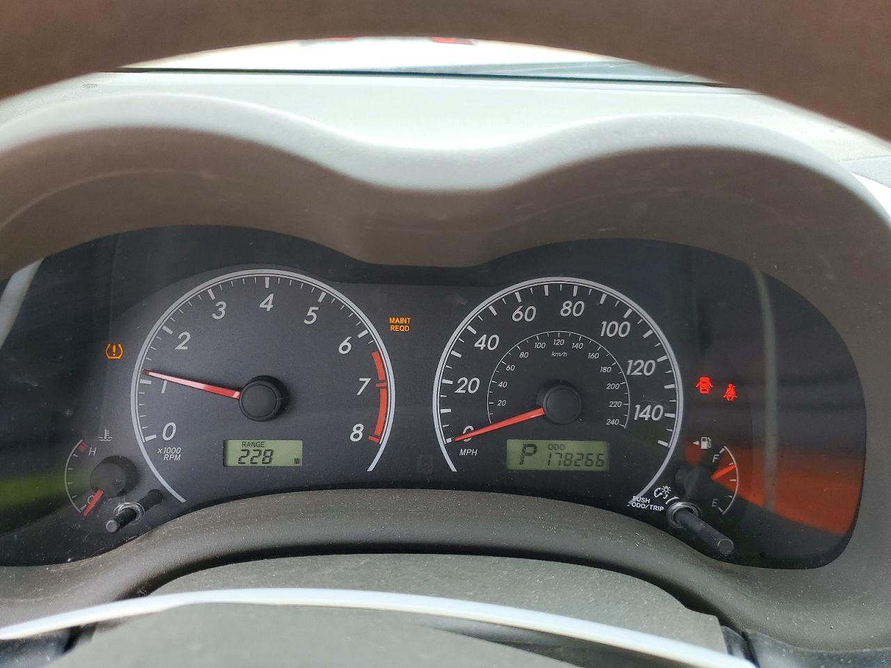 2010 TOYOTA COROLLA LE photo 17