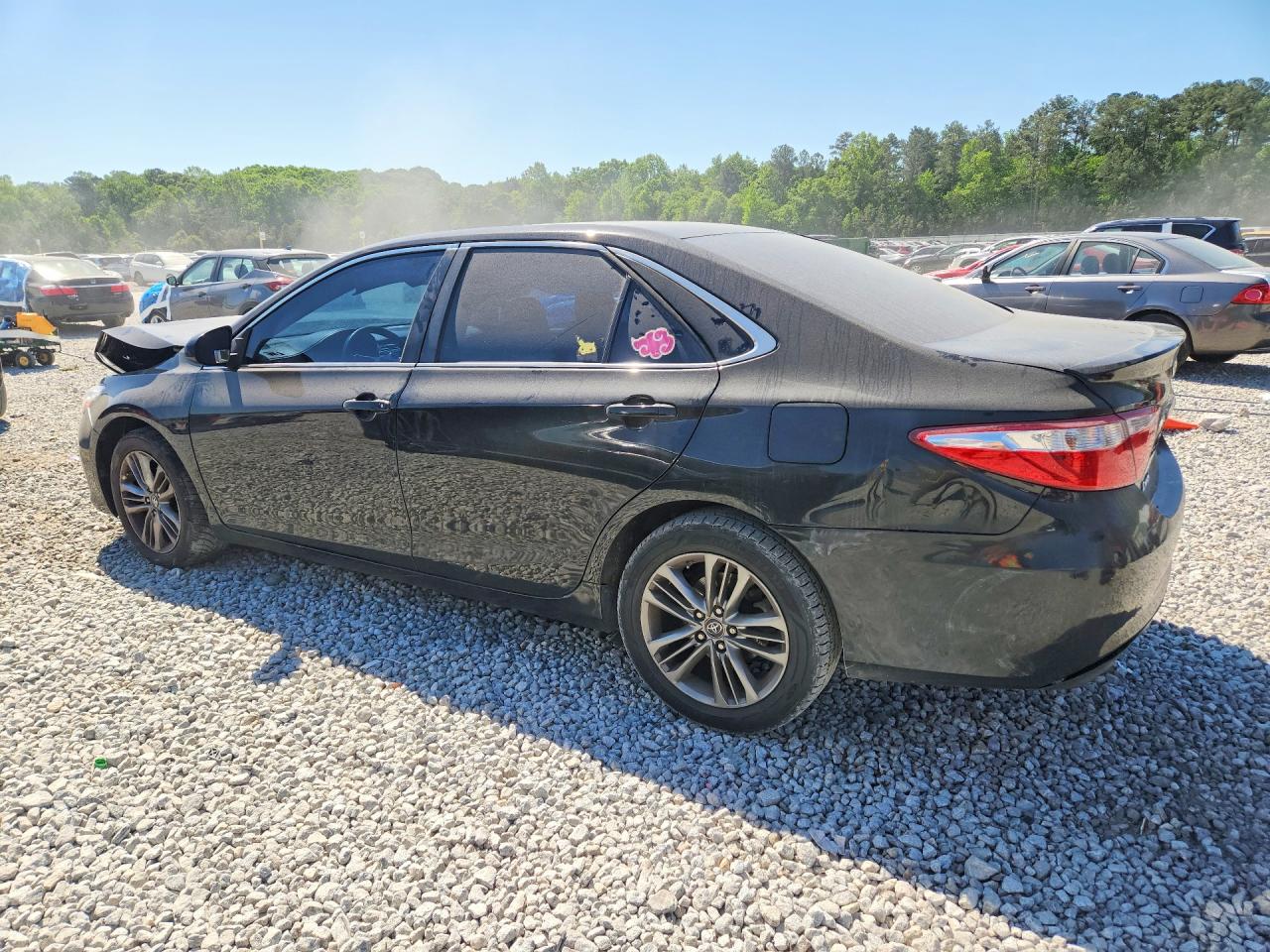 2017 TOYOTA CAMRY SE photo 3