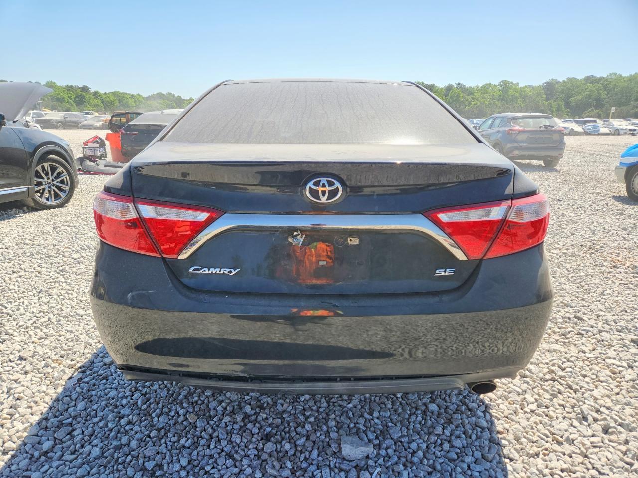 2017 TOYOTA CAMRY SE photo 11