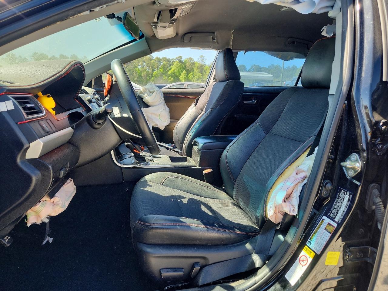 2017 TOYOTA CAMRY SE photo 13