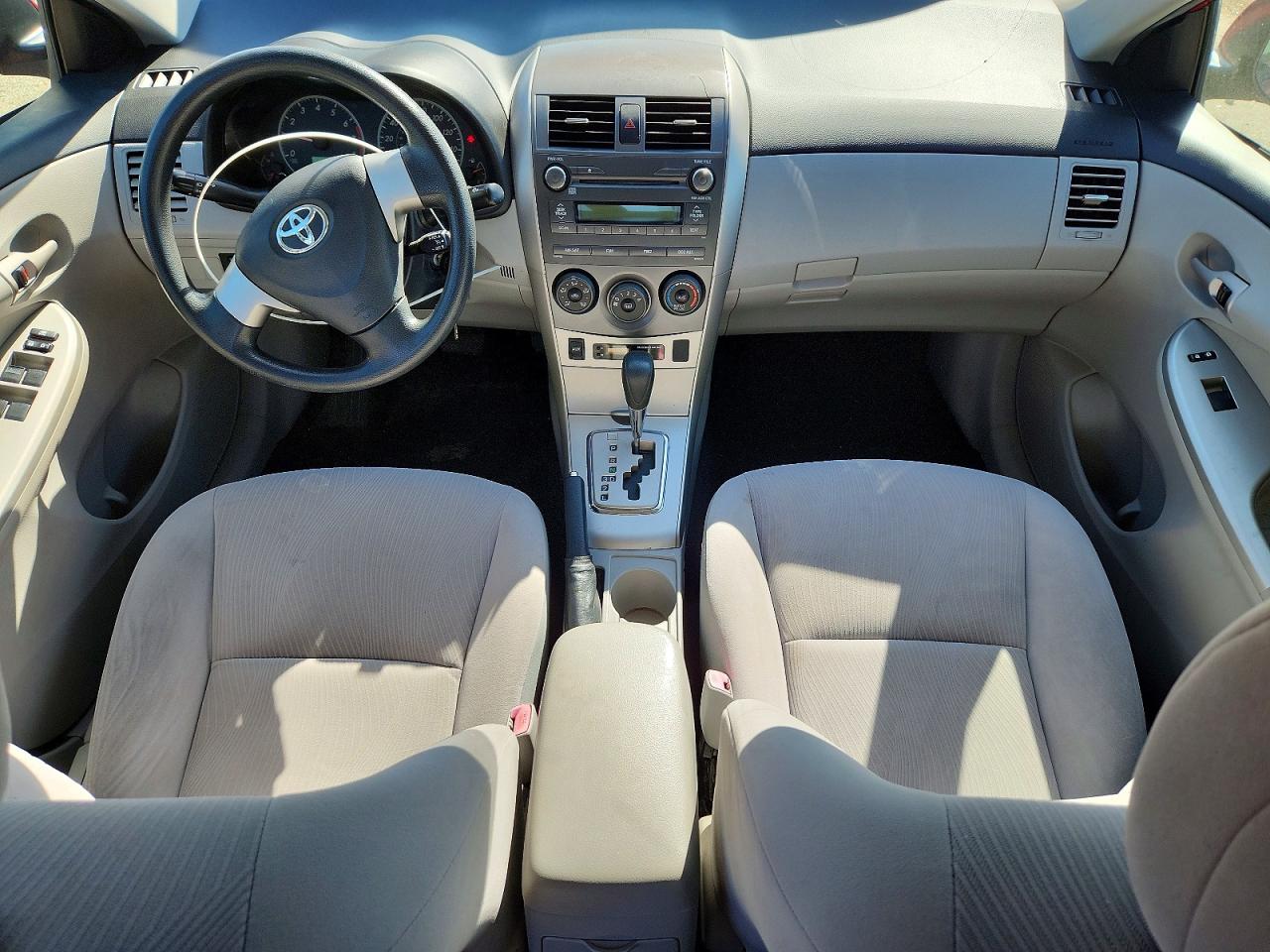 2011 TOYOTA COROLLA LE photo 15