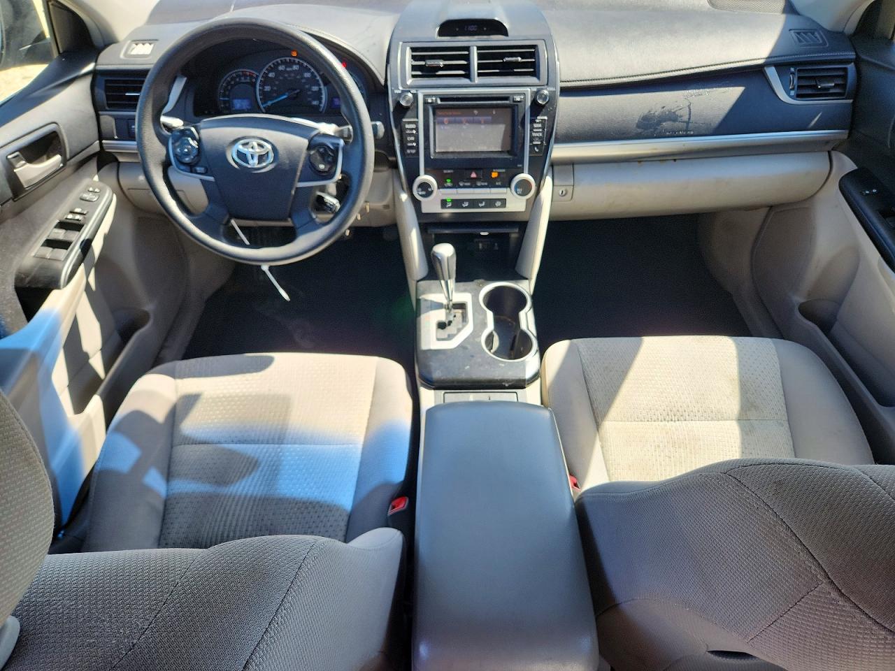 2014 TOYOTA CAMRY LE photo 22
