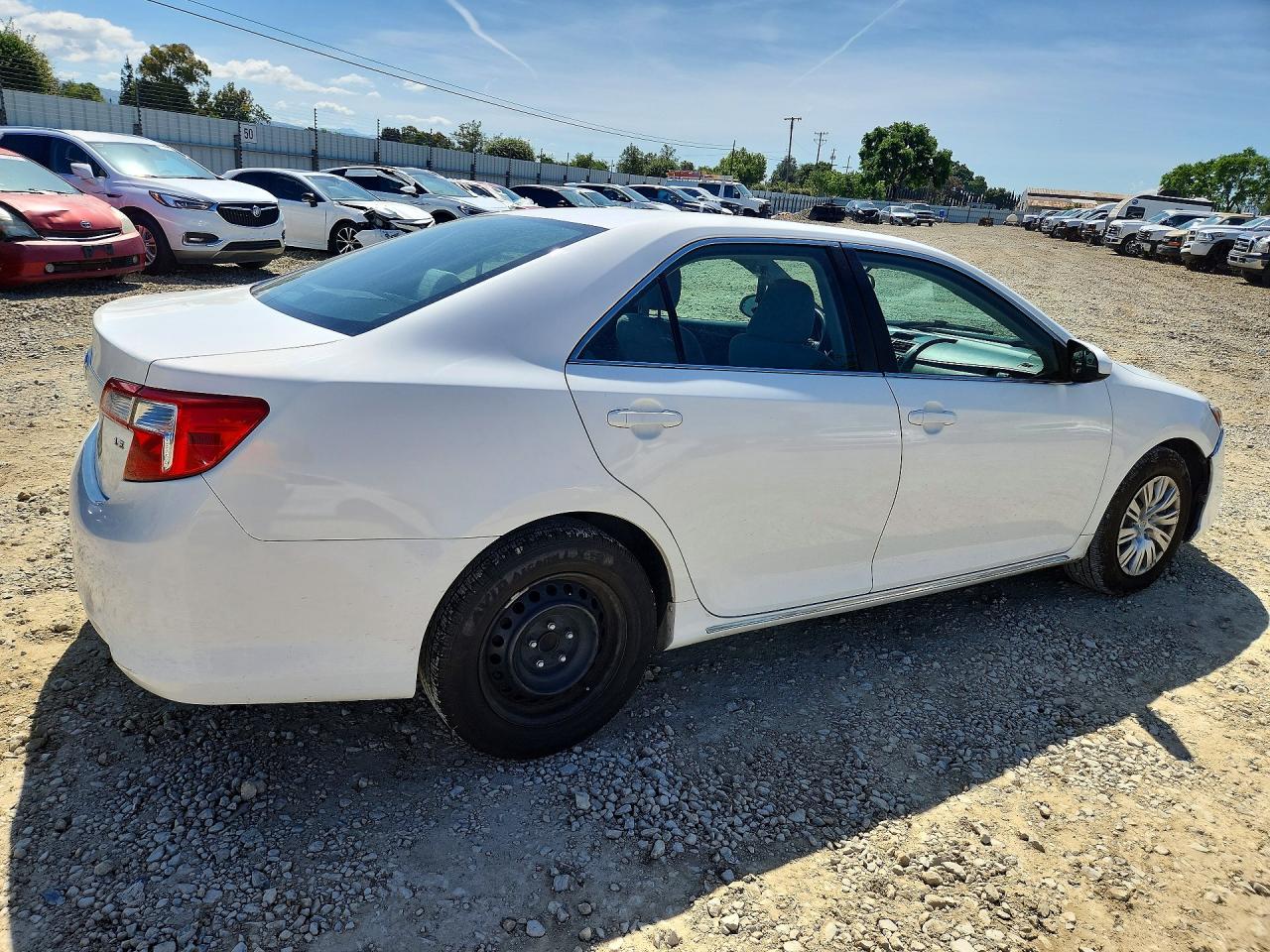 2014 TOYOTA CAMRY LE photo 7