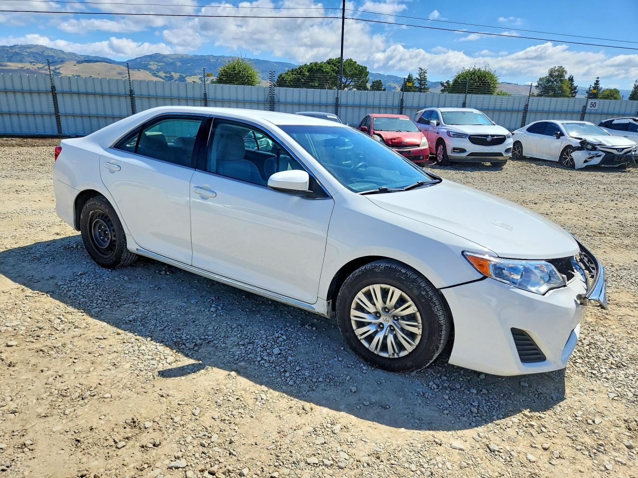 2014 TOYOTA CAMRY LE photo 10