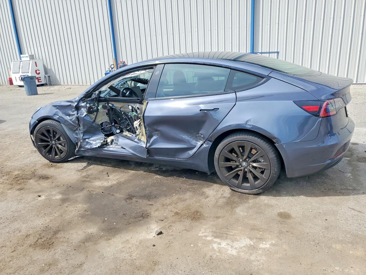 2023 TESLA MODEL 3 photo 4