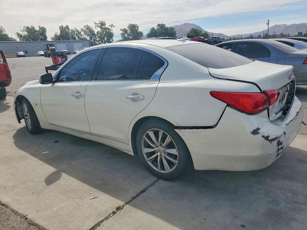 2015 INFINITI Q50 PREMIUM photo 4