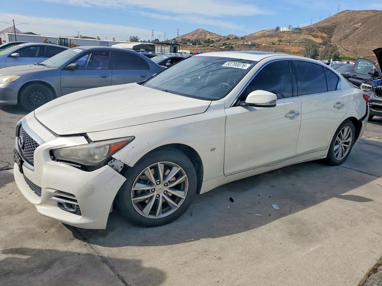 2015 INFINITI Q50