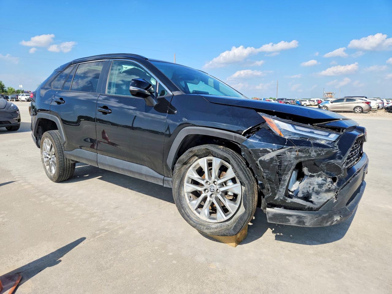 2024 TOYOTA RAV4 XLE PREMIUM photo 10