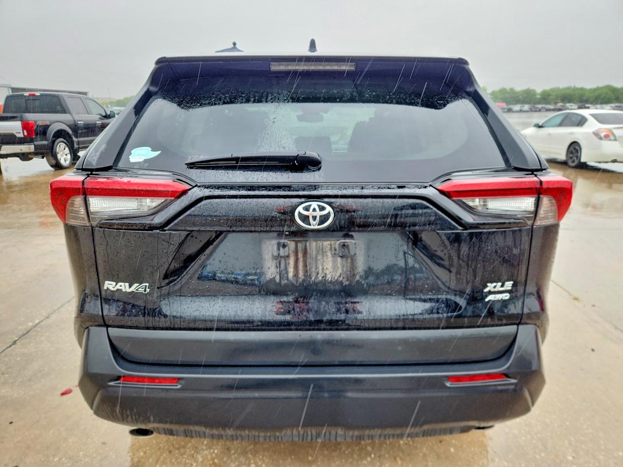 2024 TOYOTA RAV4 XLE PREMIUM photo 16