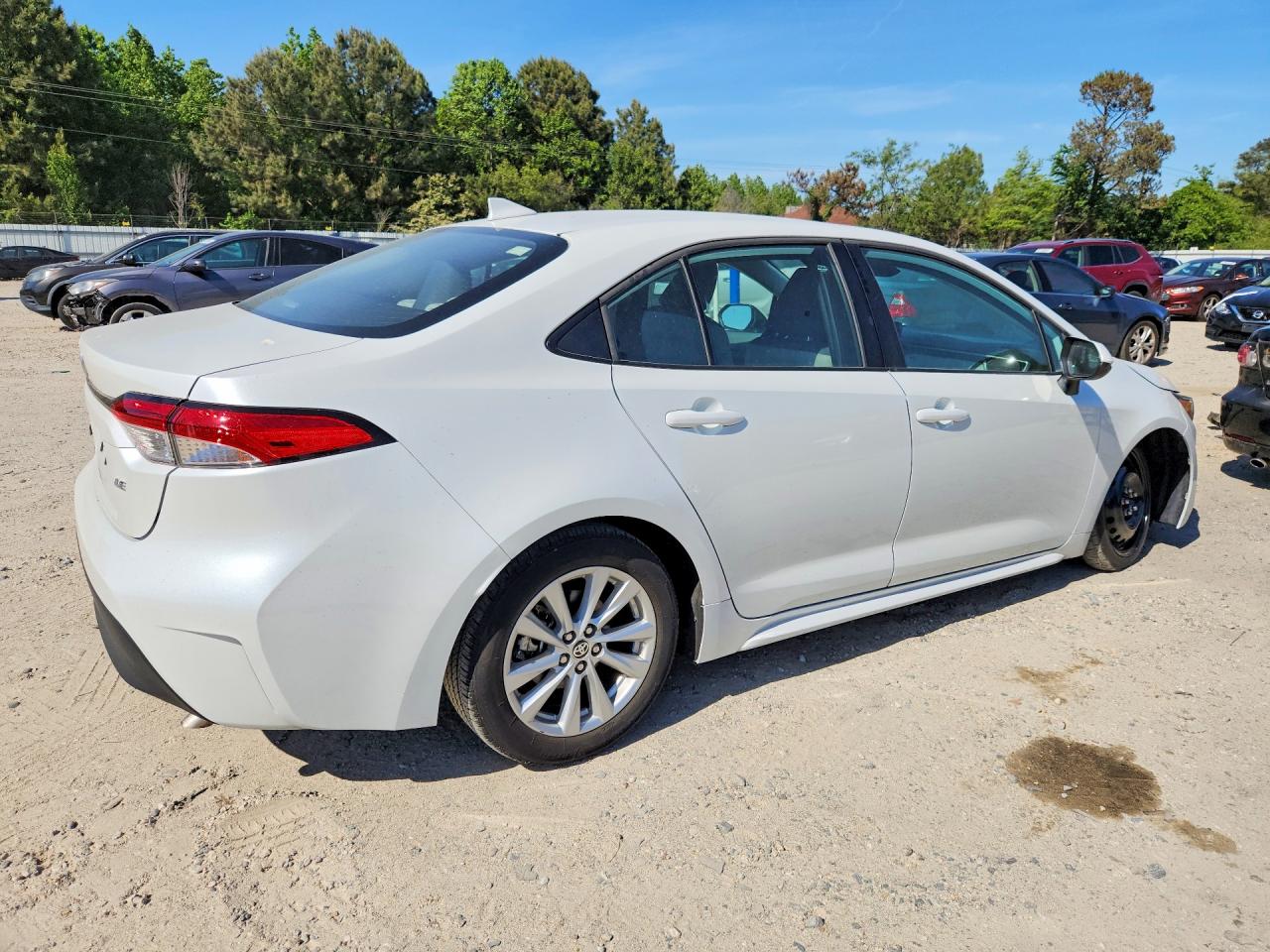 2024 TOYOTA COROLLA LE photo 5