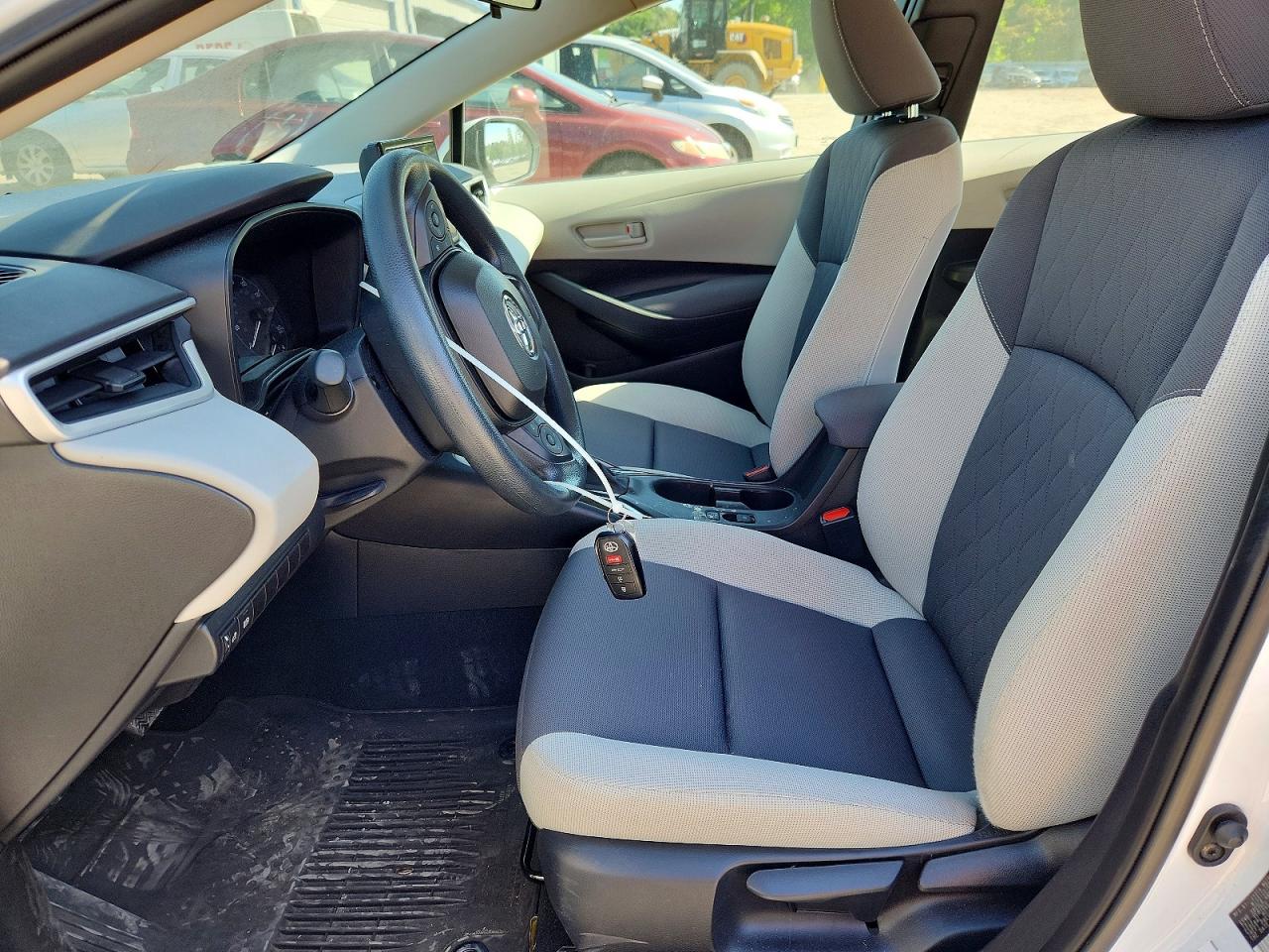 2024 TOYOTA COROLLA LE photo 13