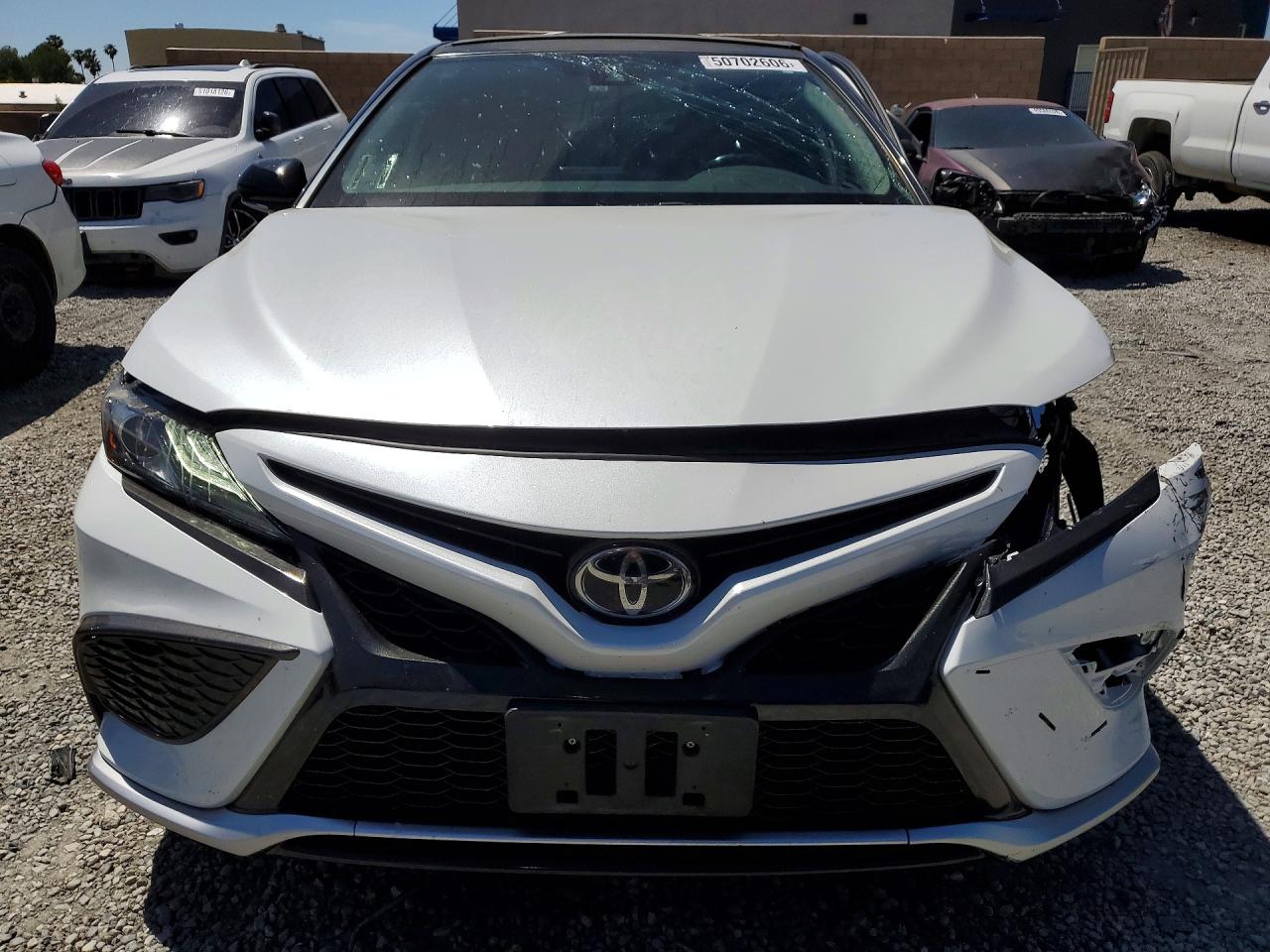 2021 TOYOTA CAMRY XSE photo 9